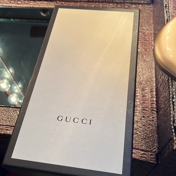 Gucci Matelasse Slide Sandal - Picture 4 of 4